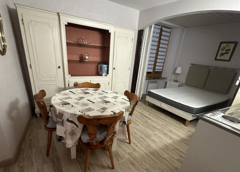 Meublé de Mme Ober – Glycine