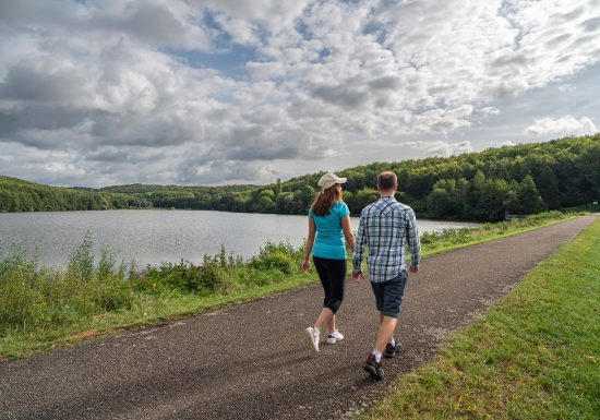 Hiking circuit from the military cemetery to the body of water