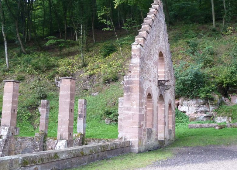 Wandern Sie von den Schmieden zu den Burgen von Windstein