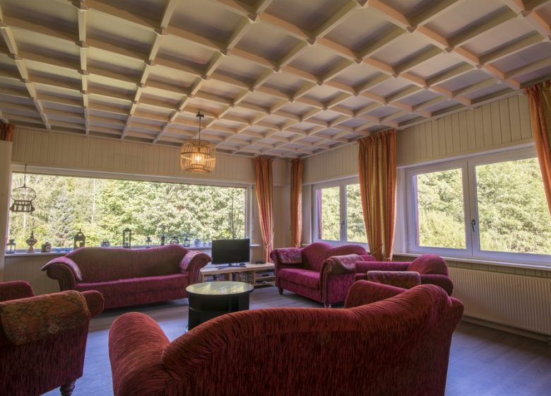 Meublé La Maison Rouge, entre végétal et minéral