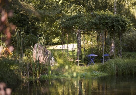 Meublé La Maison Rouge, entre végétal et minéral