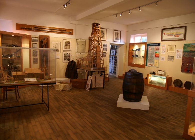 Visite libre d’un musée consacré à l’histoire de l’exploitation pétrolière