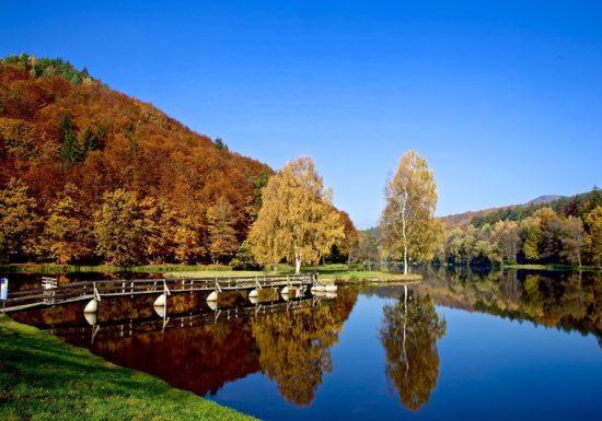 De part et d&rsquo;autre