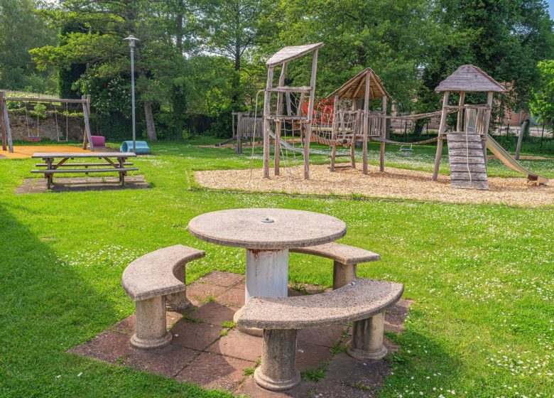 Aire de pique-nique et jeux