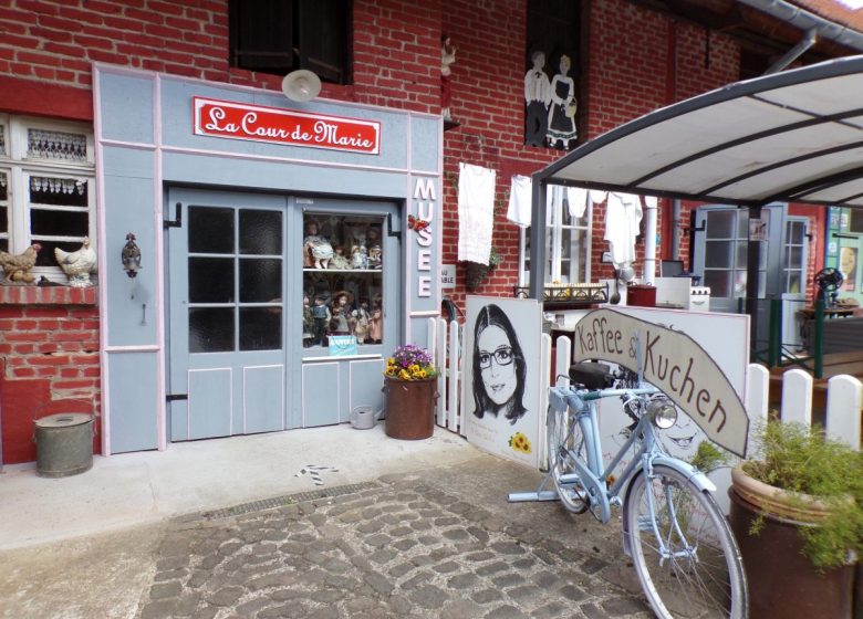 Terasse de la cour de Marie