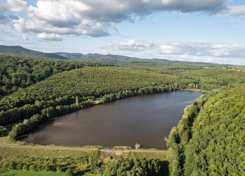 Circuit de randonnée de la piscine au plan d&rsquo;eau par la Villa Le Riesack
