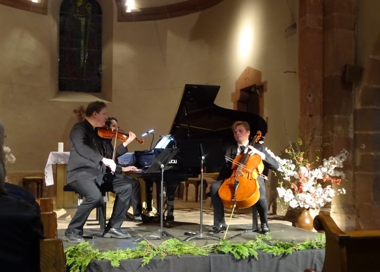 Concert du Trio Yumi Nara, Lev Sivkovsans et Nikita Mndoyants