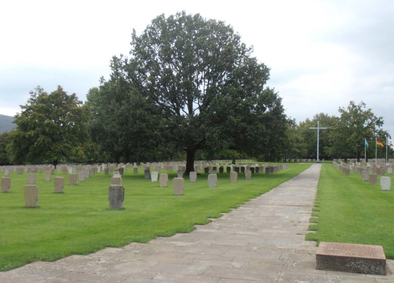 Cementerio militar alemán 1939/1945 – Exposición Destino de la guerra