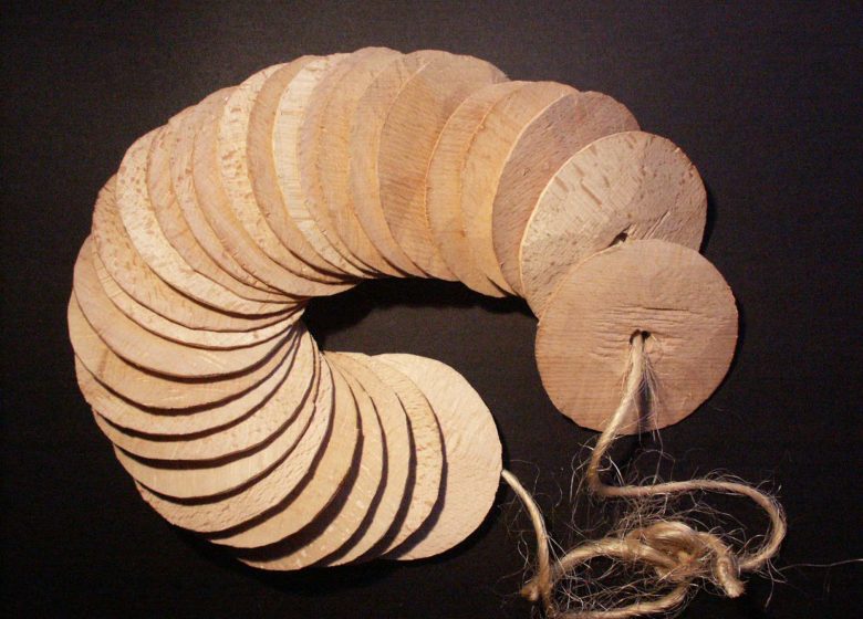 Démonstration de fabrication de disques en bois